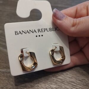 Banana Republic NWT Gold huggie earrings